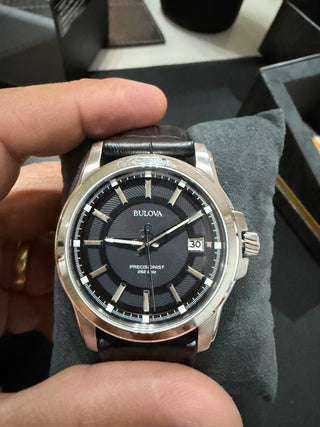 Bulova Precisionist 42mm Quartzo 262 kHz 16 pulsos por segundo - 96B158