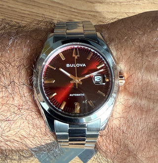 Relógio Bulova Classic Surveyor Automático Vermelho 39mm – 98B422
