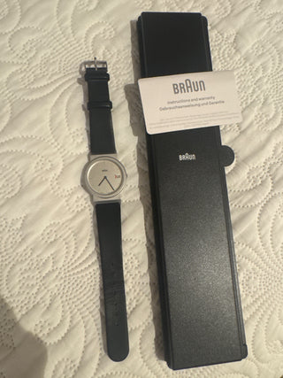 Braun AW 50 Aço e Pulseira de Couro Preta