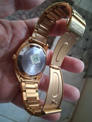 Relógio Orient dourado automático