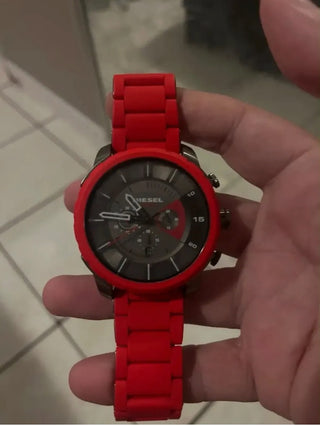 Vendo Relógio Masculino Diesel Mega Chief Esportivo Red em Excelente estado.