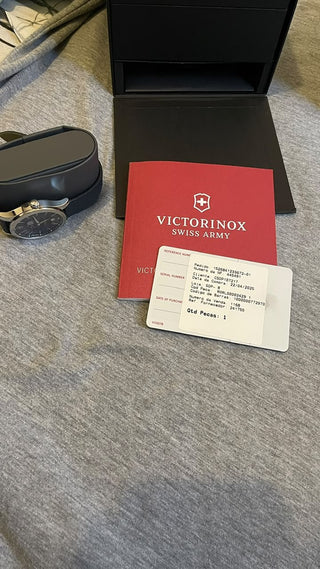 Victorinox Alliance Small Swiss Army Moon com diamante