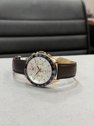 Tommy Hilfiger Dourado