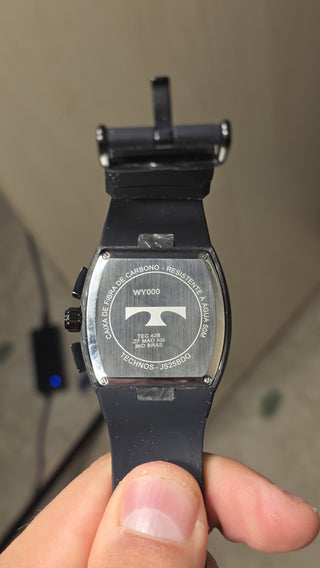Technos Carbon basicamente sem uso