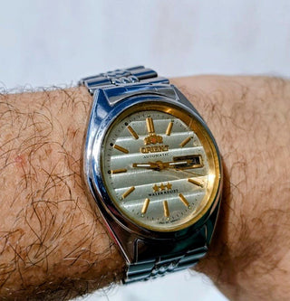 Orient vintage, mostrador persiana belíssimo.