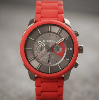 Vendo Relógio Masculino Diesel Mega Chief Esportivo Red em Excelente estado.