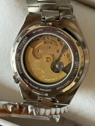 Citizen Tsuyosa Vermelho